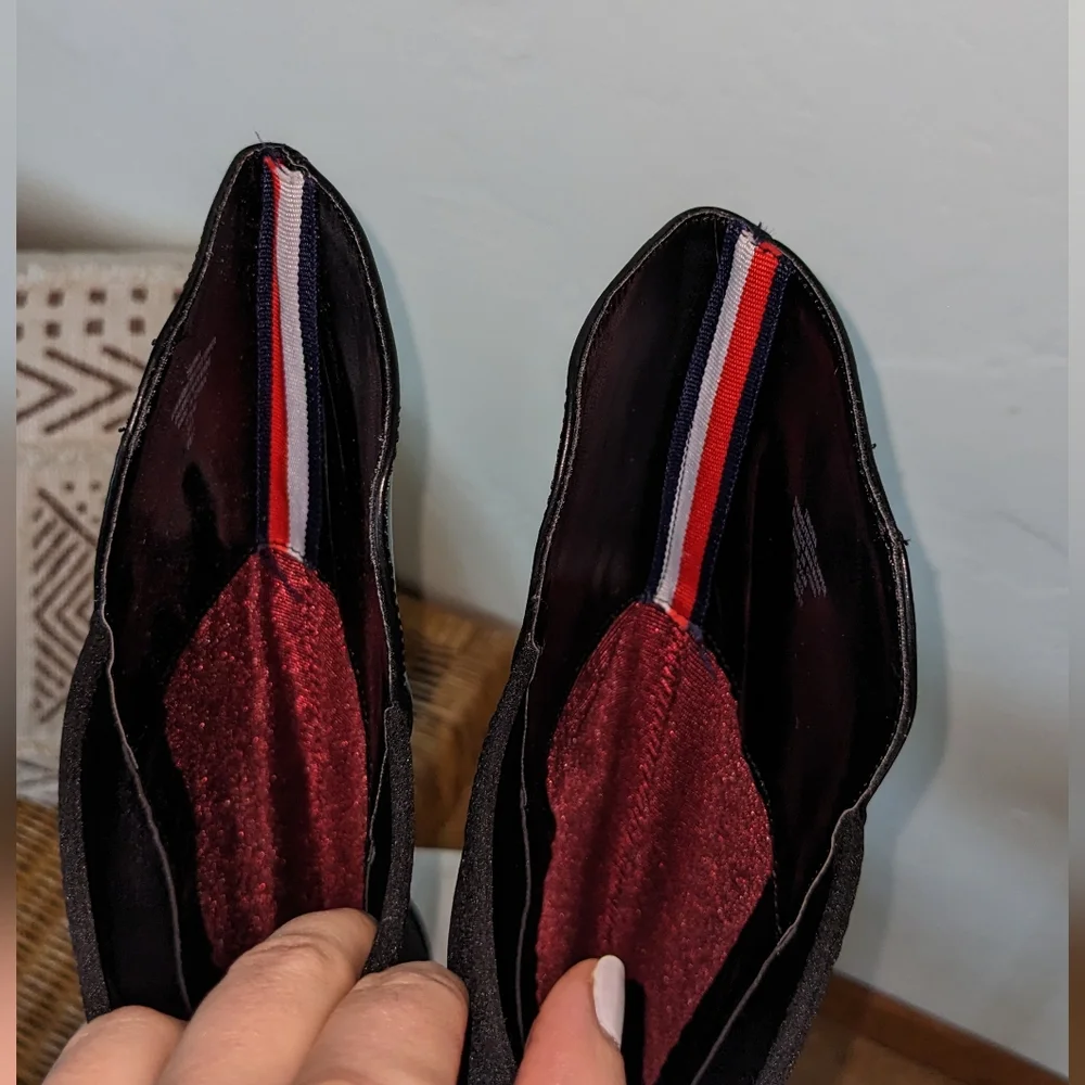 Tommy Hilfiger knee riding